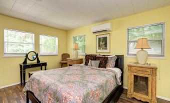 Cottage Haven-One Minute Walk to the Beach-Private Yards-Keyless Locks