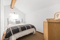 Scenic 1 Bedroom W/Loft at Mount Bachelor Resort!