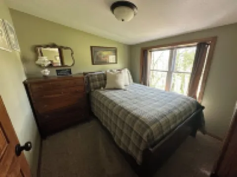 Private Meramec River Frontage!! Cozy Cabin with River Views and Access!!