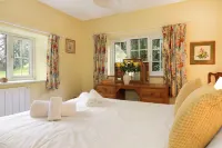 Woodcutter's Cottage - Country Retreat