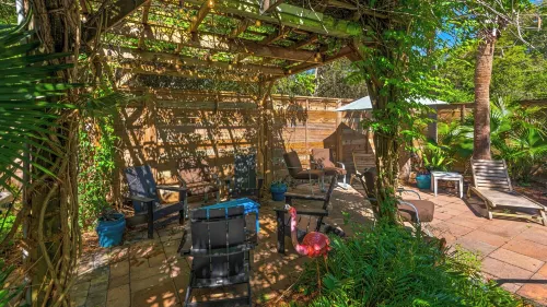 Private Pool, 3 Minutes to the Beach, Hidden Oasis in BMB - 4-Star