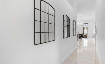 Grand 6BR Plantation Estate w/ Tennis & Pool