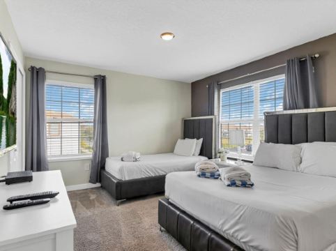 Your 5Bdr House with Pool - 4959