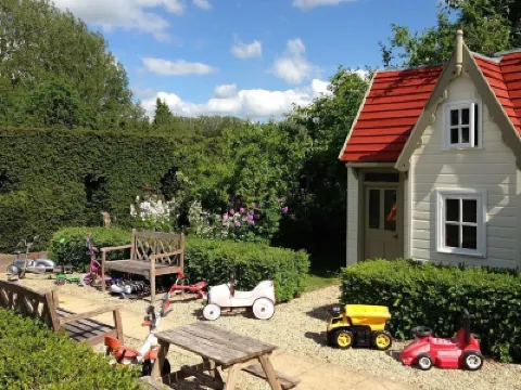 Shipton Cottage Hotel di 