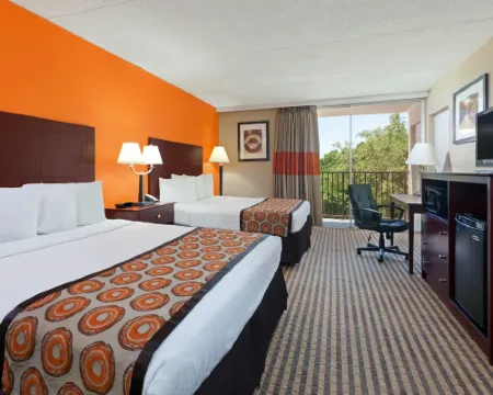 Howard Johnson by Wyndham Arlington Ballpark / Six Flags Hoteles en Arlington