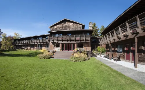 Summit Lodge
