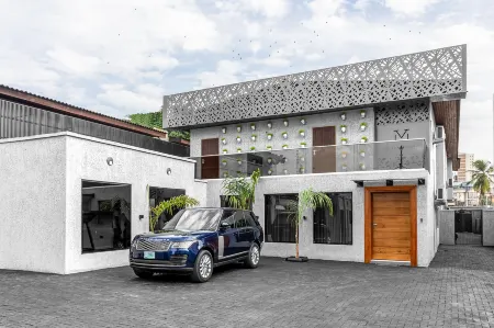 Villa Monument Hotel Отели рядом с достопримечательностью «Landmark Serviced Office»