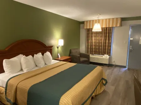 Cabarrus Inn Отели рядом с достопримечательностью «Хендрик Моторспортс»