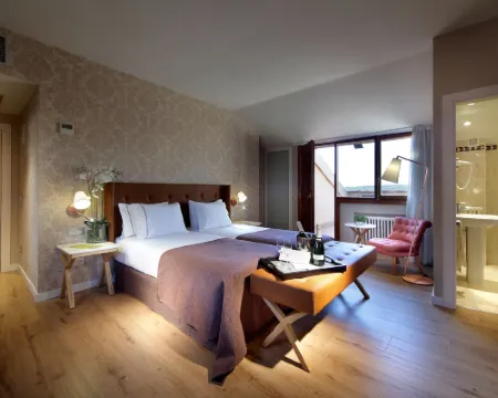 Exe Casa de Los Linajes Hotels in Segovia