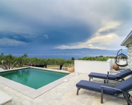 Holiday Home Bliss Hotels in Splitska
