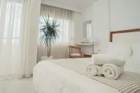Elizabeth Suites - balcony