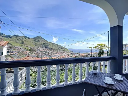 Avelino Apartment by Atlantic Holiday Отели в г. Machico