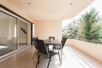 Top-Class 2Br Apartment in Marousi Hotels in Marousi