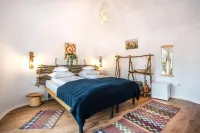 Pensiunea Dealul Verde Hotels in Решинарі