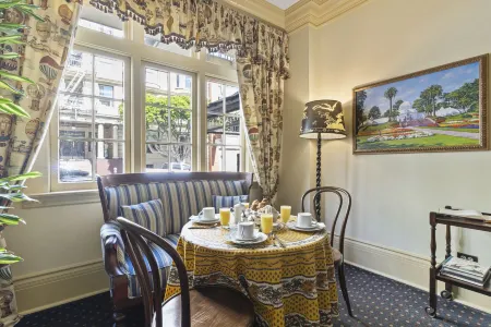 Golden Gate Hotel Отели рядом с достопримечательностью «Филберт-стрит»