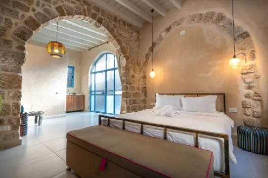 Arabesque Arts & Residency