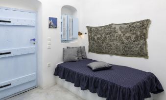 Black Rock Traditional Rooms