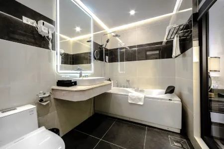A25 Premium Hotel - 16 Mieu Dam