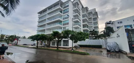 Edificio Sea View - Apartamento 303 B Отели рядом с достопримечательностью «Плайя Спрат Бигт»