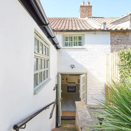 Host & Stay - Spring Cottage