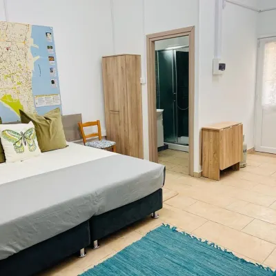 Larnaca - Studio - Sleeps 4 - Garden - Parking Отели рядом с достопримечательностью «Общественный спортивный комплекс»