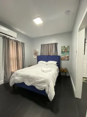 The Mellow Yellow Hotels in Sanford