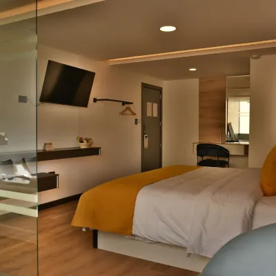 Hotel Vaway Hotels near Abdon Calderón Park