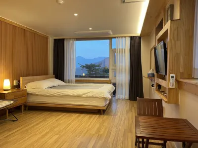 Nine Valley Park Hotels near Songnisan Maltijae Recreation Forest