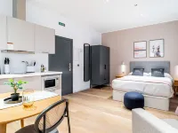 Limehome Sevilla Ronda de Capuchinos Hotels near Macarena