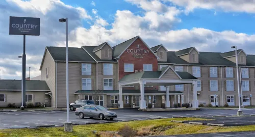 Country Inn & Suites by Radisson, Chambersburg, PA - parking
