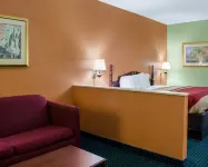 Econo Lodge Canton I-55
