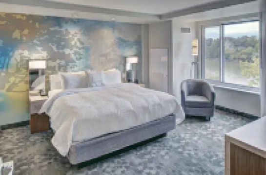 Courtyard Appleton Riverfront