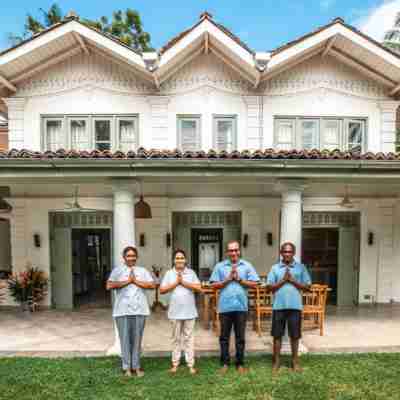 Beautifully Renovated Family Village House Within Walking Distance to the Beach Hotel Exterior