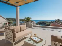 Luxury Villa Juliet with Heated Pool Hotels in Milna