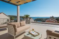 Luxury Villa Juliet with Heated Pool