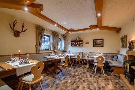 Deva Achentaler Vitalhotel Отели рядом с достопримечательностью «Мерхен-Эрлебнишпарк Марквартштайн»