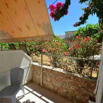 Bikakis Family Apartments Hotel Exterior