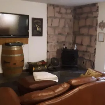 Winterfell - No Hidden Fee; Dog OK; King Bed