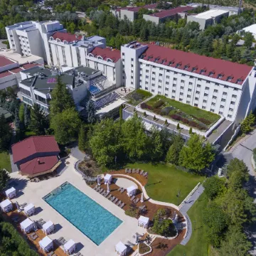 Bilkent Hotel and Conference Center Отели рядом с достопримечательностью «Центр Билькент»