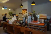 Rinradee Place - servizio colazione