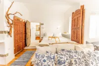 Maison de Yaya at Heraion Lagoon - Bungalows