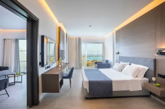 Cavo Maris Beach Hotel