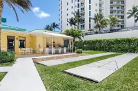 Charming 2-bedroom 2 bath oceanfront condo with pool and private beach