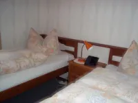 Small and cozy holiday home. Quiet Location Hotels in Bunde