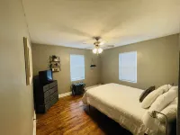 Cozy 3Br, Theater Room & FirepitNo Cleaning Fee! - 3つ星