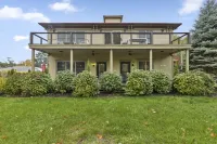 Douglas Hideaway - A Cozy 1-Bedroom Condo in Douglas, Michigan!