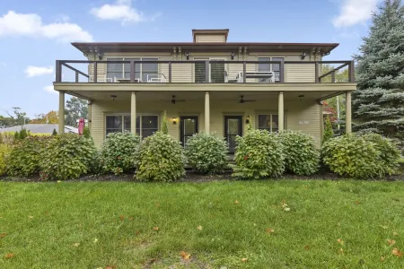 Douglas Hideaway - A Cozy 1-Bedroom Condo in Douglas, Michigan! Отели в г. Дуглас