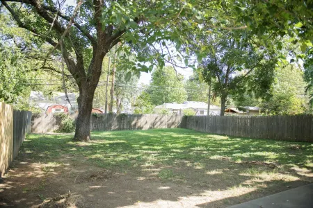 Newly Remodeled 3 Bdrm 2 Bath near Expo Sq, TU, and Downtown