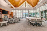 Bear Trap Dunes house w/ golf on-site, fireplace, basketball court, shared sauna