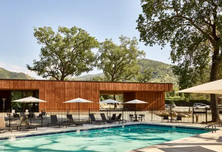 AutoCamp Sequoia  Отели в г. Три Риверс